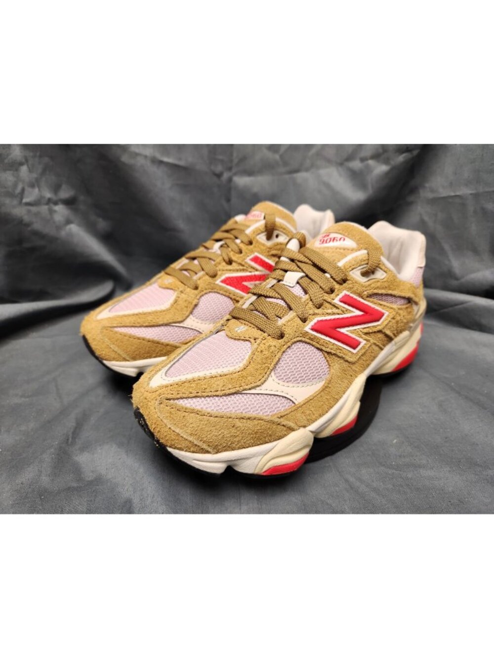 New Balance 9060 Sneakers GC9060VD Beige Pink Girls Size 6.5 NEW IN BOX! - Picture 4 of 13